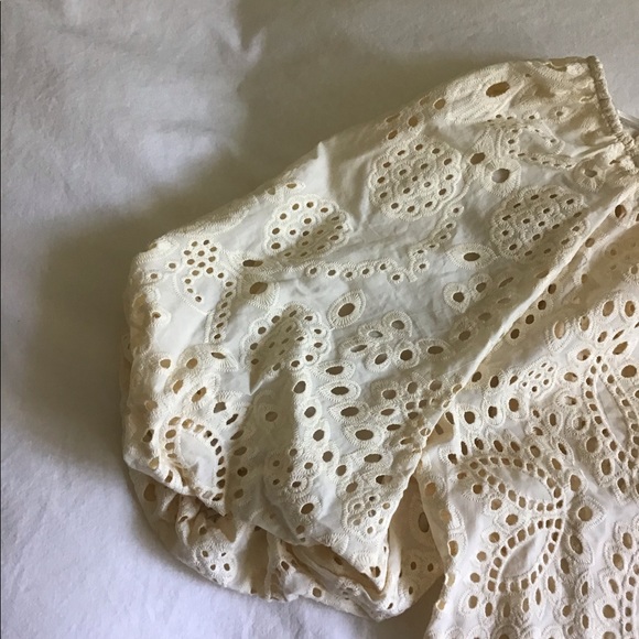 ✨ZARA Embroidered Top✨ - Picture 9 of 9